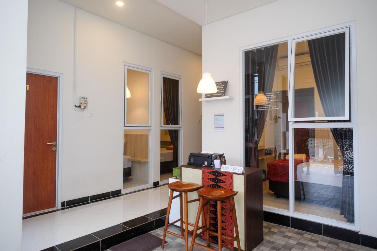 Hotel Reddoorz Syariah @ Tlogosari Semarang Alastuwo Exterior foto