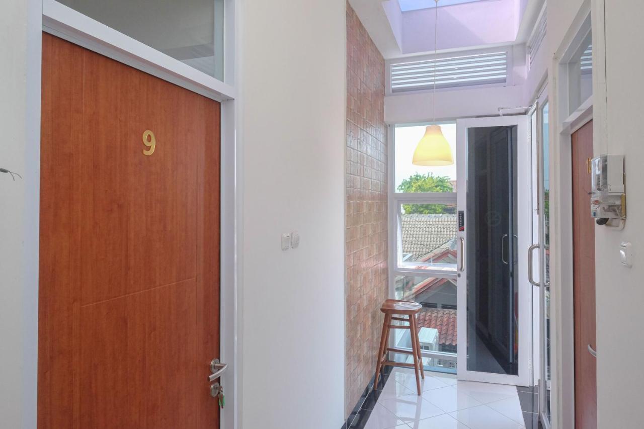 Hotel Reddoorz Syariah @ Tlogosari Semarang Alastuwo Exterior foto