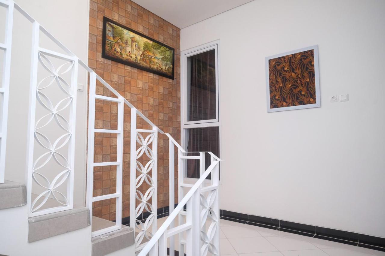 Hotel Reddoorz Syariah @ Tlogosari Semarang Alastuwo Exterior foto