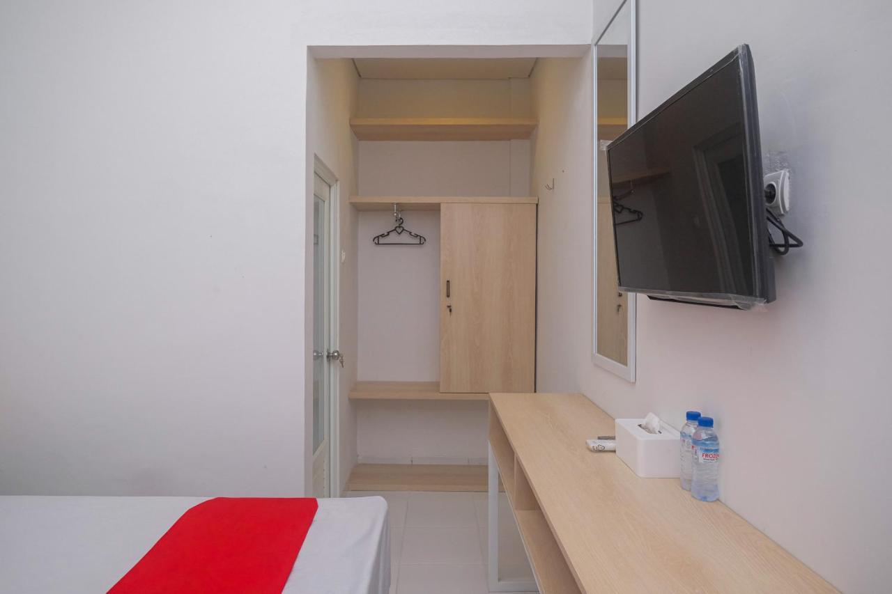Hotel Reddoorz Syariah @ Tlogosari Semarang Alastuwo Exterior foto