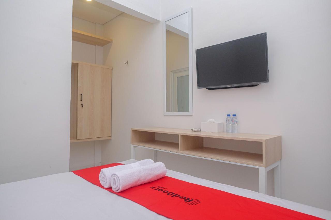 Hotel Reddoorz Syariah @ Tlogosari Semarang Alastuwo Exterior foto